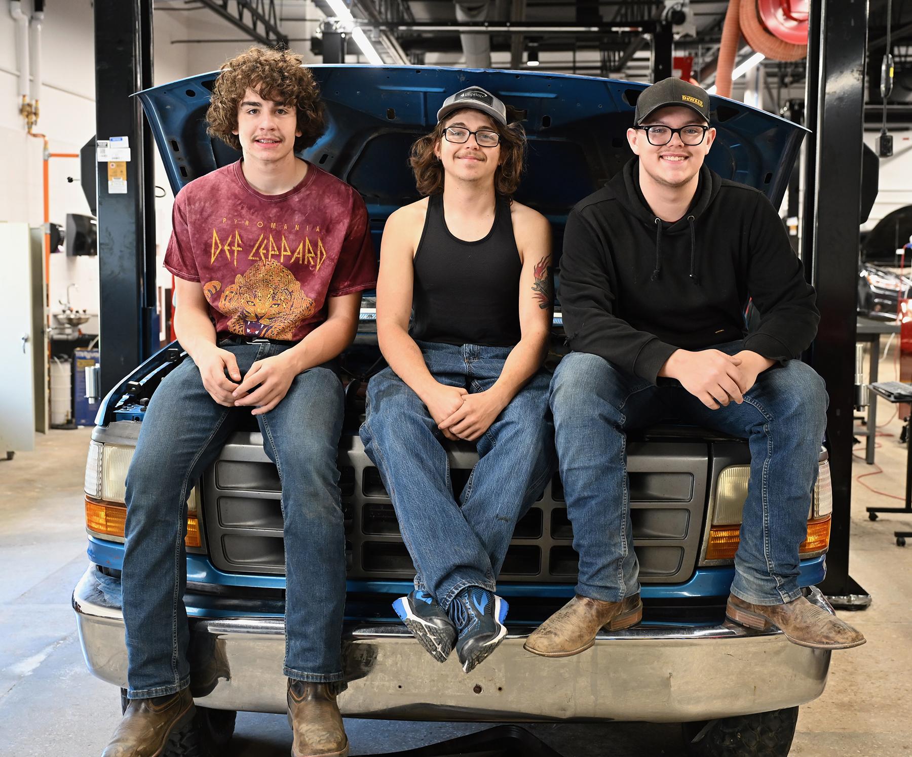 2 Year Auto from left to right: Hayden Shafer (HLV), Cadden Lakose (BGM) and Justin Dean (BGM).